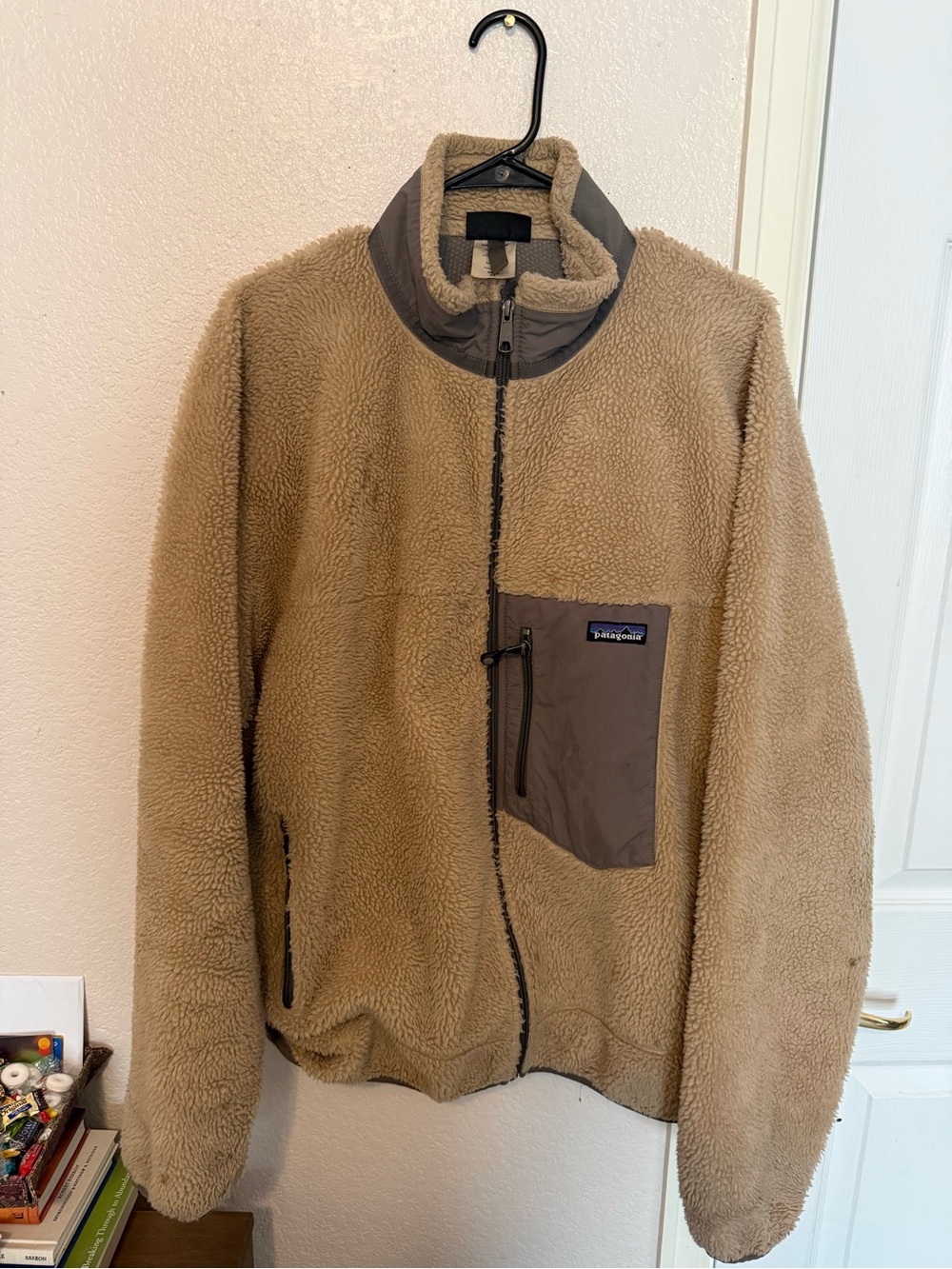 Patagonia Made in USA Men’s Beige/Tan Synchilla Fleece Jacket